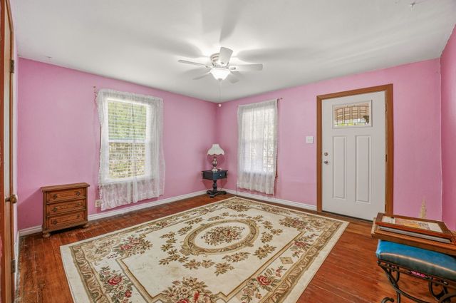 401 E Bridge Street, Granbury, TX 76048
