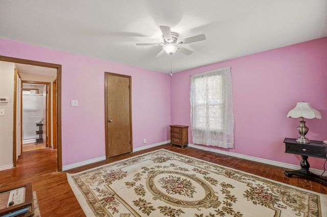 401 E Bridge Street, Granbury, TX 76048