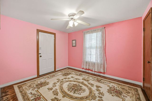 401 E Bridge Street, Granbury, TX 76048