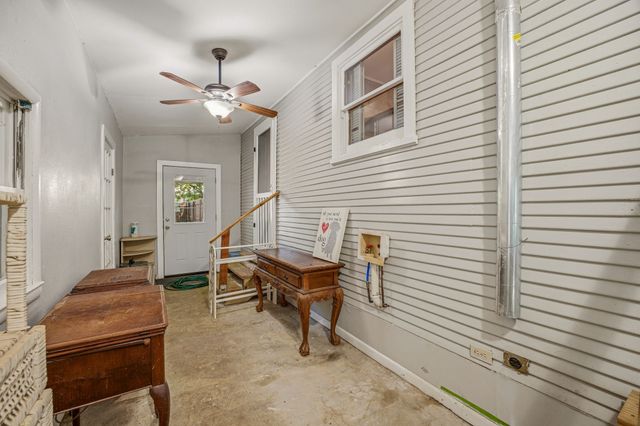401 E Bridge Street, Granbury, TX 76048