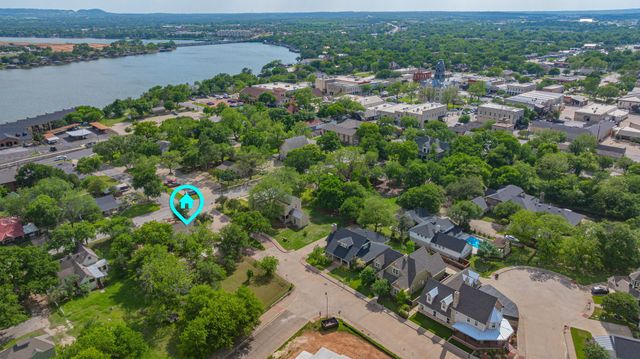 401 E Bridge Street, Granbury, TX 76048
