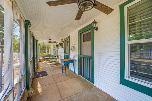 401 E Bridge Street, Granbury, TX 76048