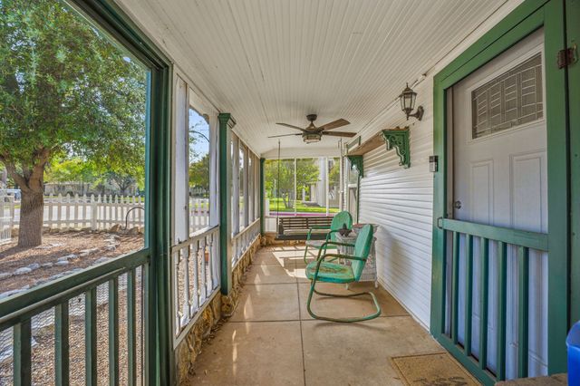 401 E Bridge Street, Granbury, TX 76048