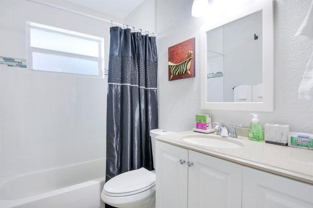 19185 SE Homewood Avenue, Jupiter, FL 33469