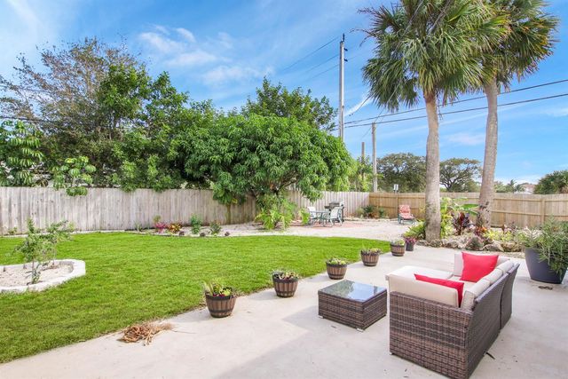 19185 SE Homewood Avenue, Jupiter, FL 33469
