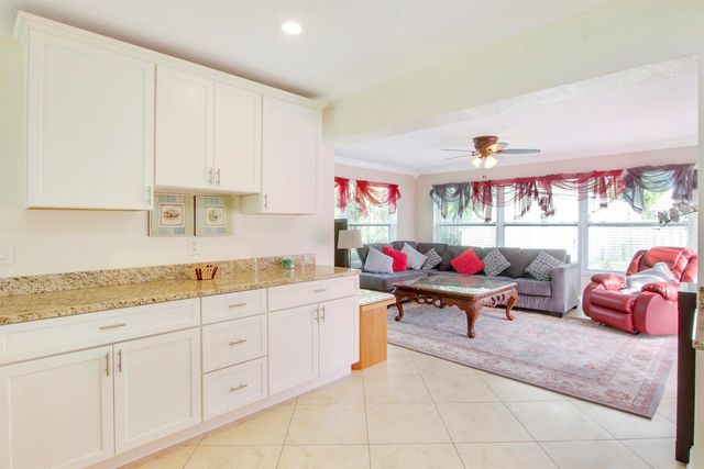19185 SE Homewood Avenue, Jupiter, FL 33469