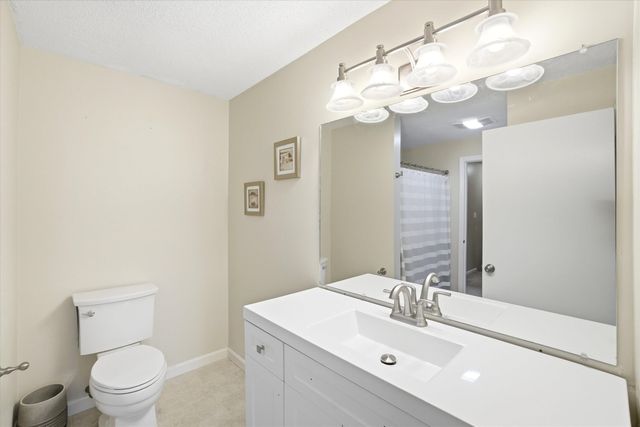 23 Colonial Drive, Merrimack, NH 03054