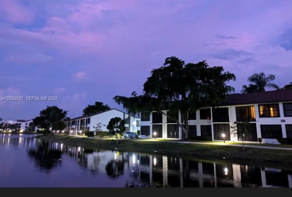 201 Lake Pointe Drive 203, Oakland Park, FL 33309