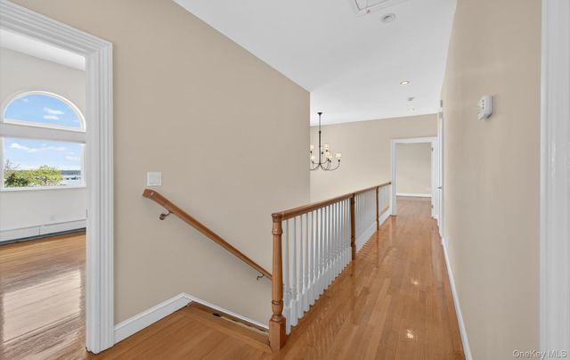 16 E Slope Road, Bayville, NY 11709