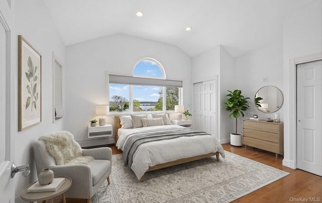 16 E Slope Road, Bayville, NY 11709