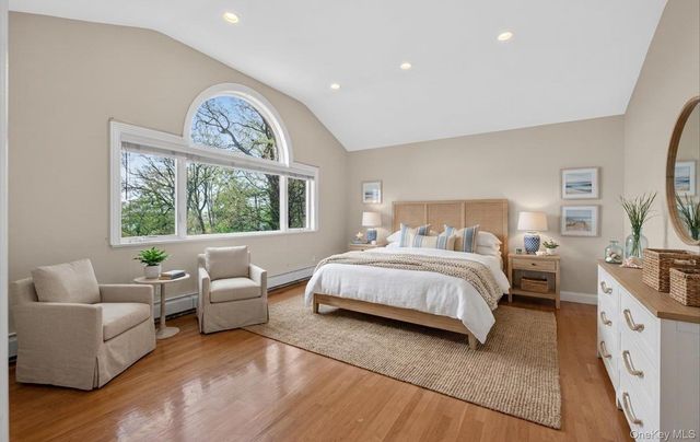 16 E Slope Road, Bayville, NY 11709