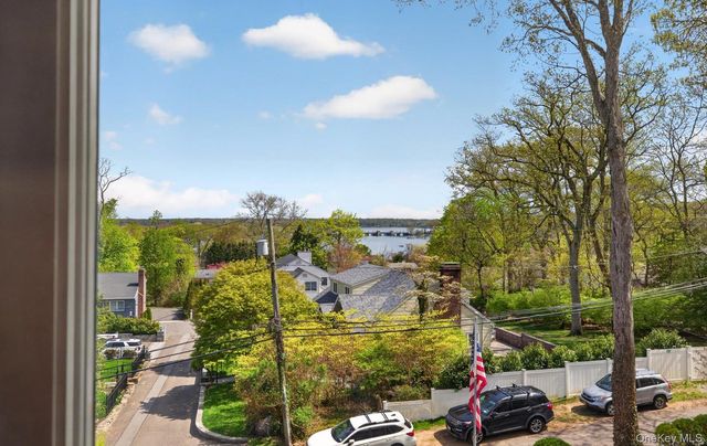 16 E Slope Road, Bayville, NY 11709