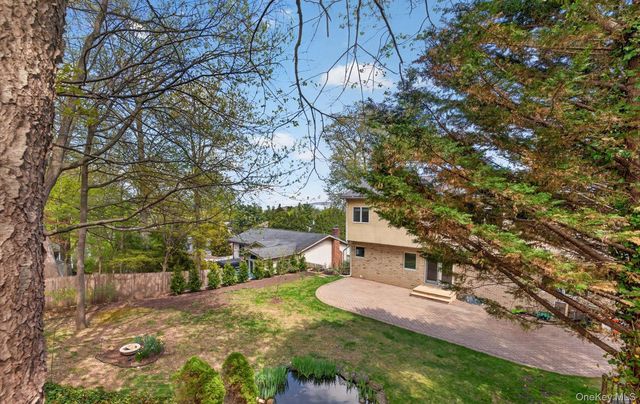 16 E Slope Road, Bayville, NY 11709