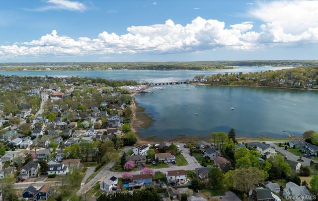 16 E Slope Road, Bayville, NY 11709