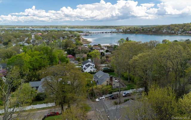 16 E Slope Road, Bayville, NY 11709