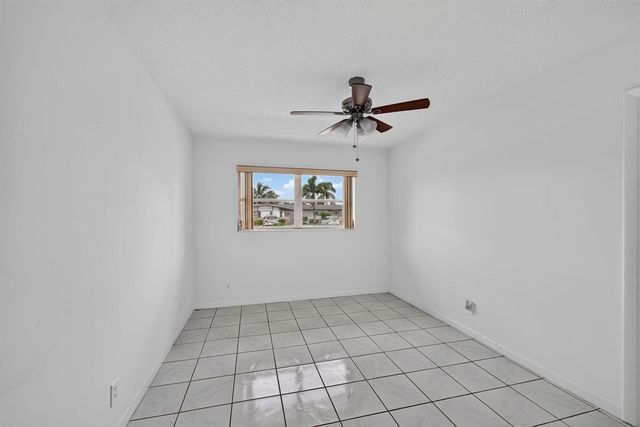 2965 Crosley Drive W B, West Palm Beach, FL 33415