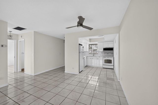 2965 Crosley Drive W B, West Palm Beach, FL 33415