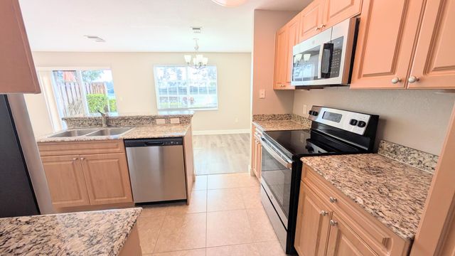 6716 Old Farm Trail, Boynton Beach, FL 33437