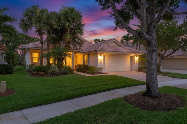 9110 Bay Harbour Circle, West Palm Beach, FL 33411