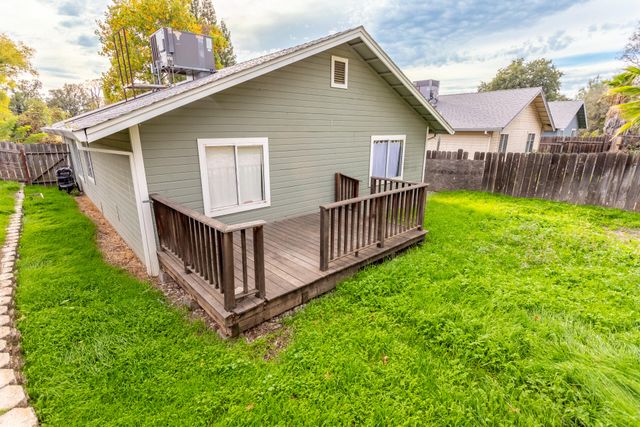 5295 Pine Grove Avenue, Shasta Lake, CA 96019