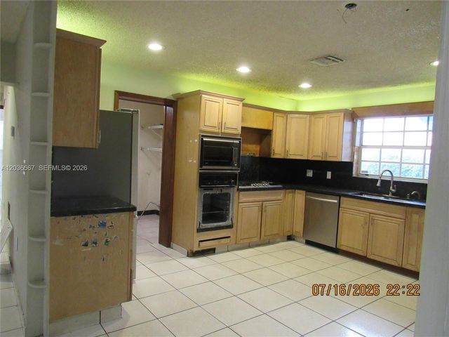 447 E 32nd Street, Hialeah, FL 33013