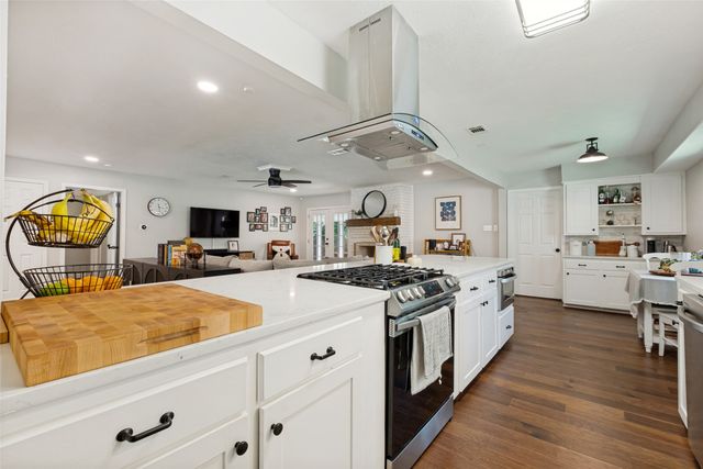 11925 Brookmeadow Lane, Dallas, TX 75218
