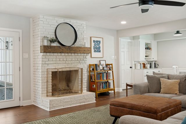 11925 Brookmeadow Lane, Dallas, TX 75218