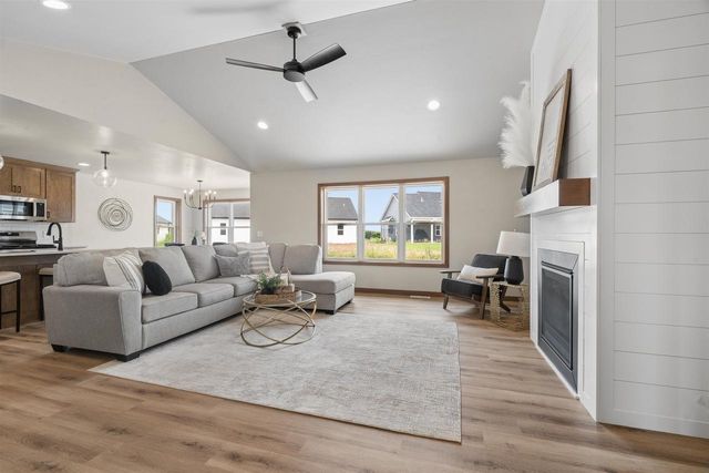 2645 CORNELL AVENUE, Neenah, WI 54956