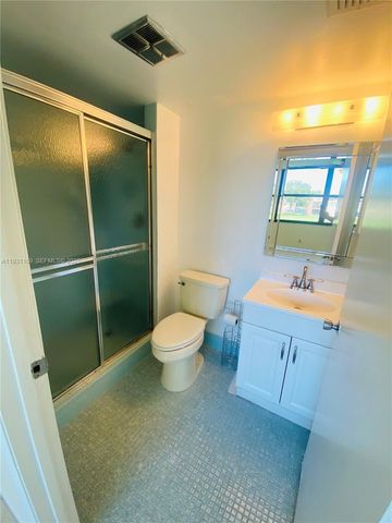 7331 NW 18th St 204, Margate, FL 33063