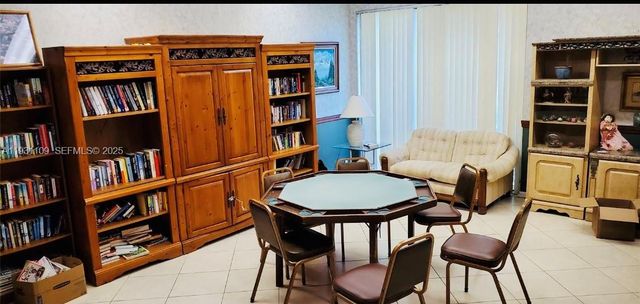 7331 NW 18th St 204, Margate, FL 33063