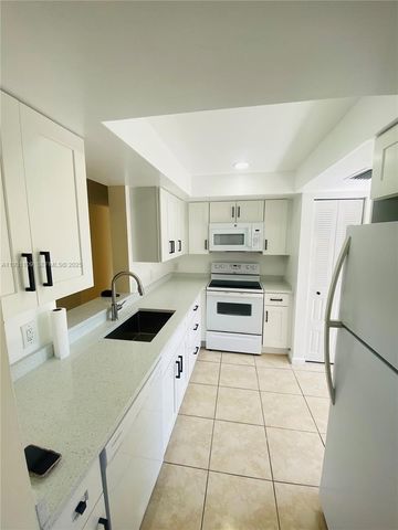 7331 NW 18th St 204, Margate, FL 33063