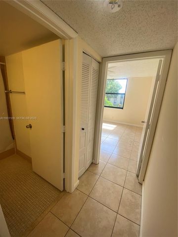 7331 NW 18th St 204, Margate, FL 33063