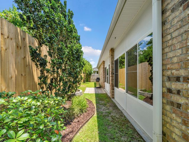 1767 Bridgeport Colony Lane, Fort Walton Beach, FL 32547