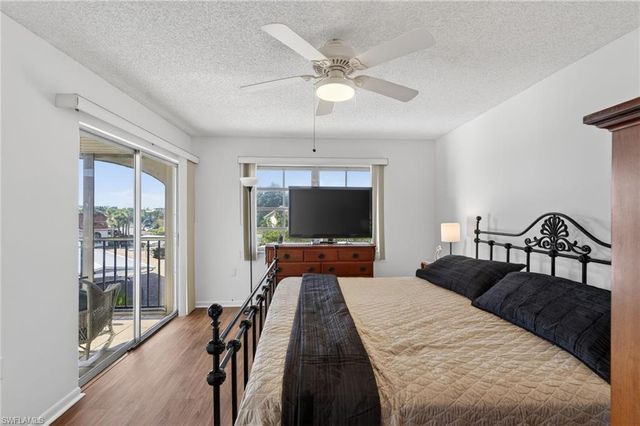 5 High Point CIR W # 303, Naples, FL 34103