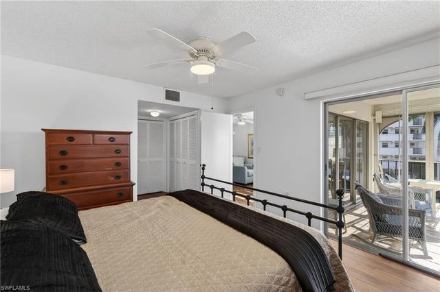 5 High Point CIR W # 303, Naples, FL 34103