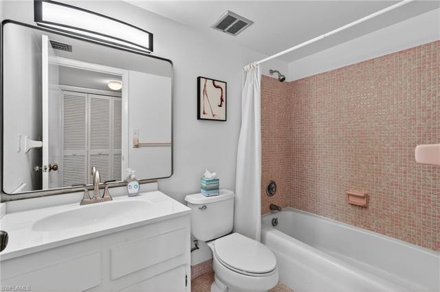 5 High Point CIR W # 303, Naples, FL 34103