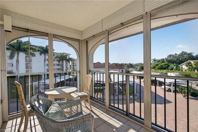 5 High Point CIR W # 303, Naples, FL 34103
