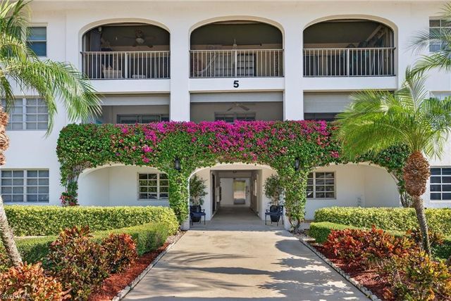 5 High Point CIR W # 303, Naples, FL 34103
