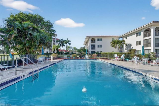 5 High Point CIR W # 303, Naples, FL 34103