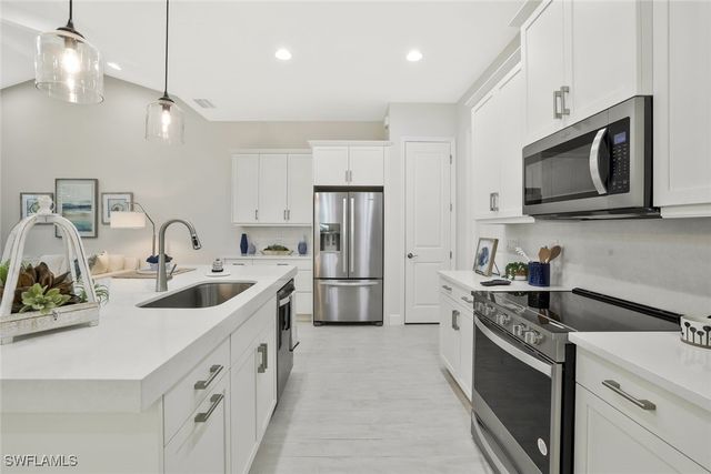 7060 Saona CT, Naples, FL 34113