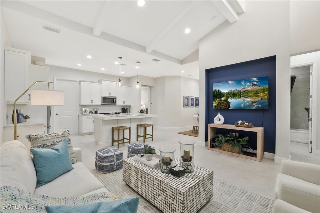 7060 Saona CT, Naples, FL 34113