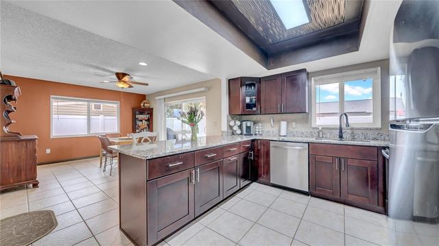 812 REGENT CIRCLE S, Brandon, FL 33511