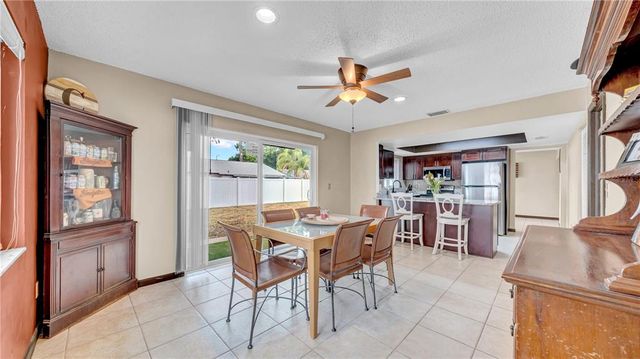812 REGENT CIRCLE S, Brandon, FL 33511