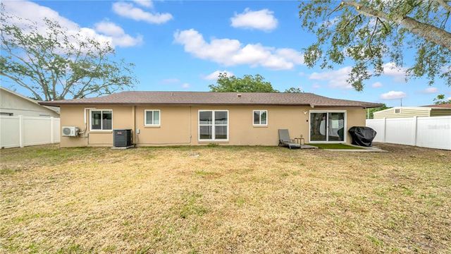 812 REGENT CIRCLE S, Brandon, FL 33511