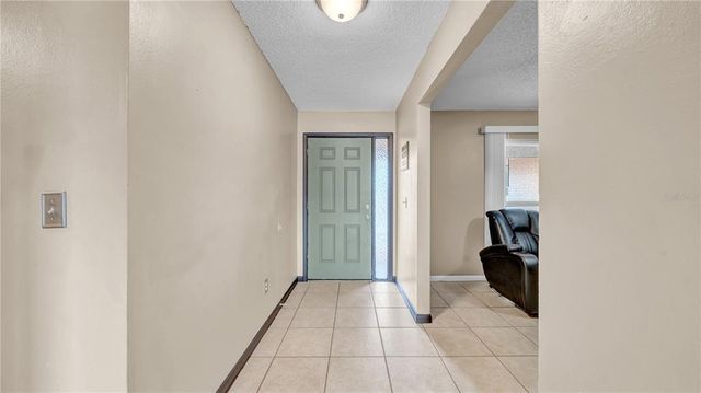 812 REGENT CIRCLE S, Brandon, FL 33511