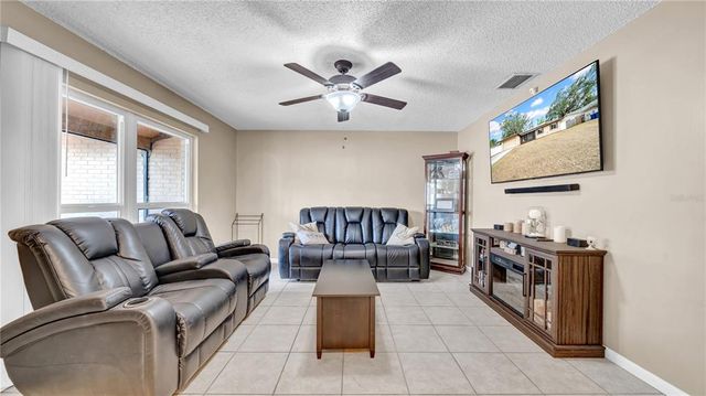 812 REGENT CIRCLE S, Brandon, FL 33511