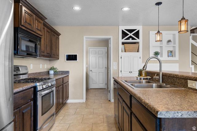 225 N FALCON CT, Ivins, UT 84738