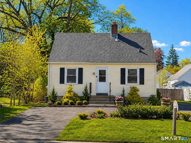 121 Pool Road, North Haven, CT 06473