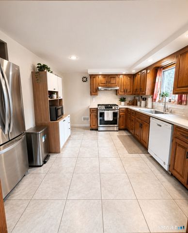 121 Pool Road, North Haven, CT 06473