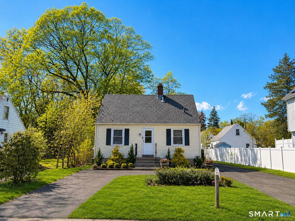 121 Pool Road, North Haven, CT 06473